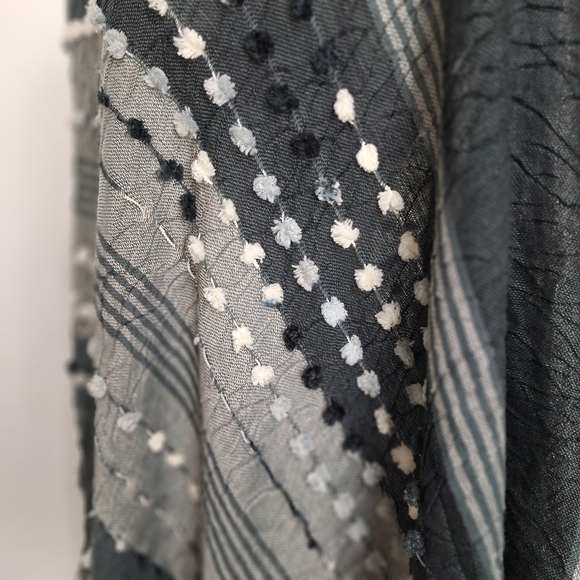 DEMDACO Grey & Black Boho Fringe Southwestern Artisan Western Poncho One Size - Picture 12 of 15